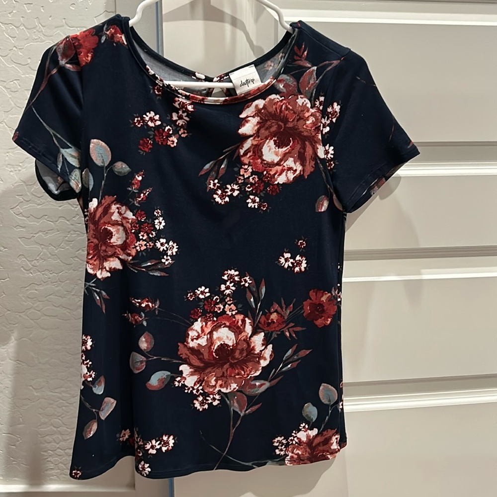 Daytrip sexy shirt! Size XS - navy & floral print